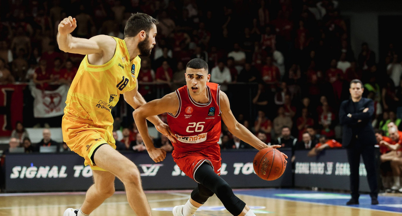 Ο Γιάμ Μάνταρ με τη φανέλα της Χάποελ Τελ Αβίβ/Πηγή: Imago