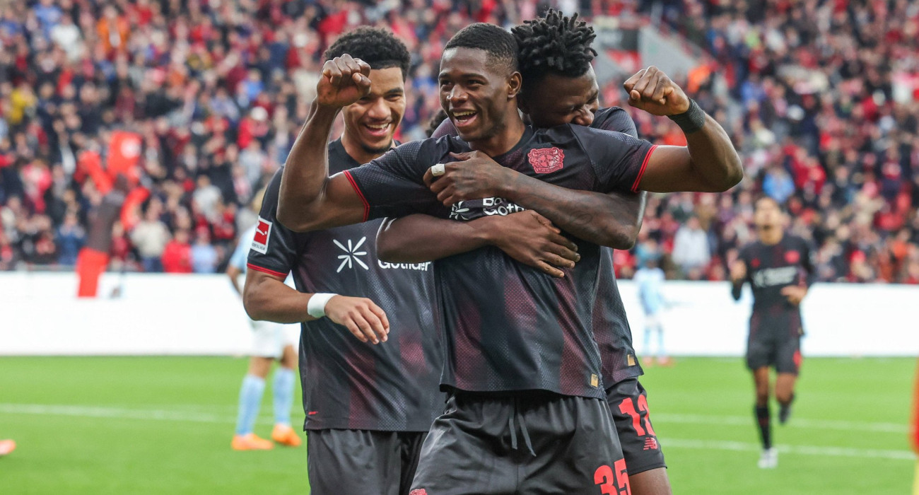 Οι ποδοσφαιριστές της Μπάγερ Λεβερκούζεν πανηγυρίζουν / Πηγή: Imago