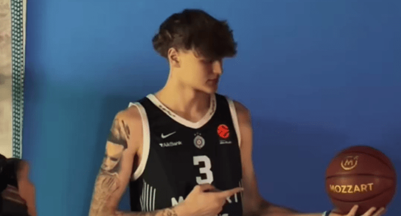 Ο Μίκα Μούρινεν με την φανέλα της Παρτίζαν / Πηγή: Screenshot