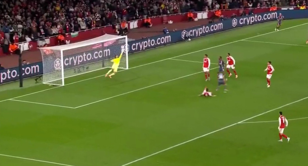 Η τρομερή ευκαιρία του Ποντένσε - Απίθανη επέμβαση του Ράγια (video)