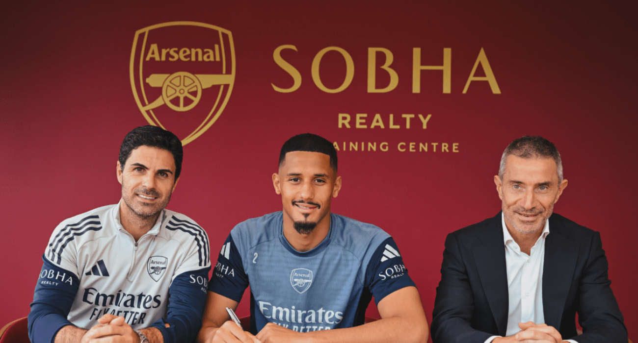 Ο Σαλιμπά υπογράφει το νέο του συμβόλαιο στην Άρσεναλ / Πηγή: ArsenalFC / X