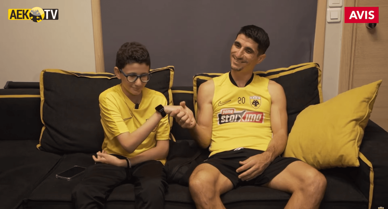 Ο Μιχαήλ Πάνου με τον Πέτρο Μάνταλο / Screenshot