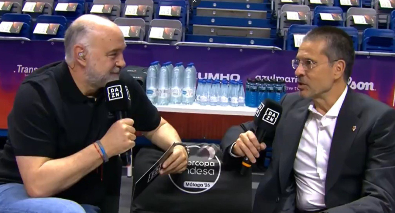 Ο Πάμπλο Λάσο παίρνει συνέντευξη από τον Πέδρο Μαρτίνεθ / Πηγή: Screenshot