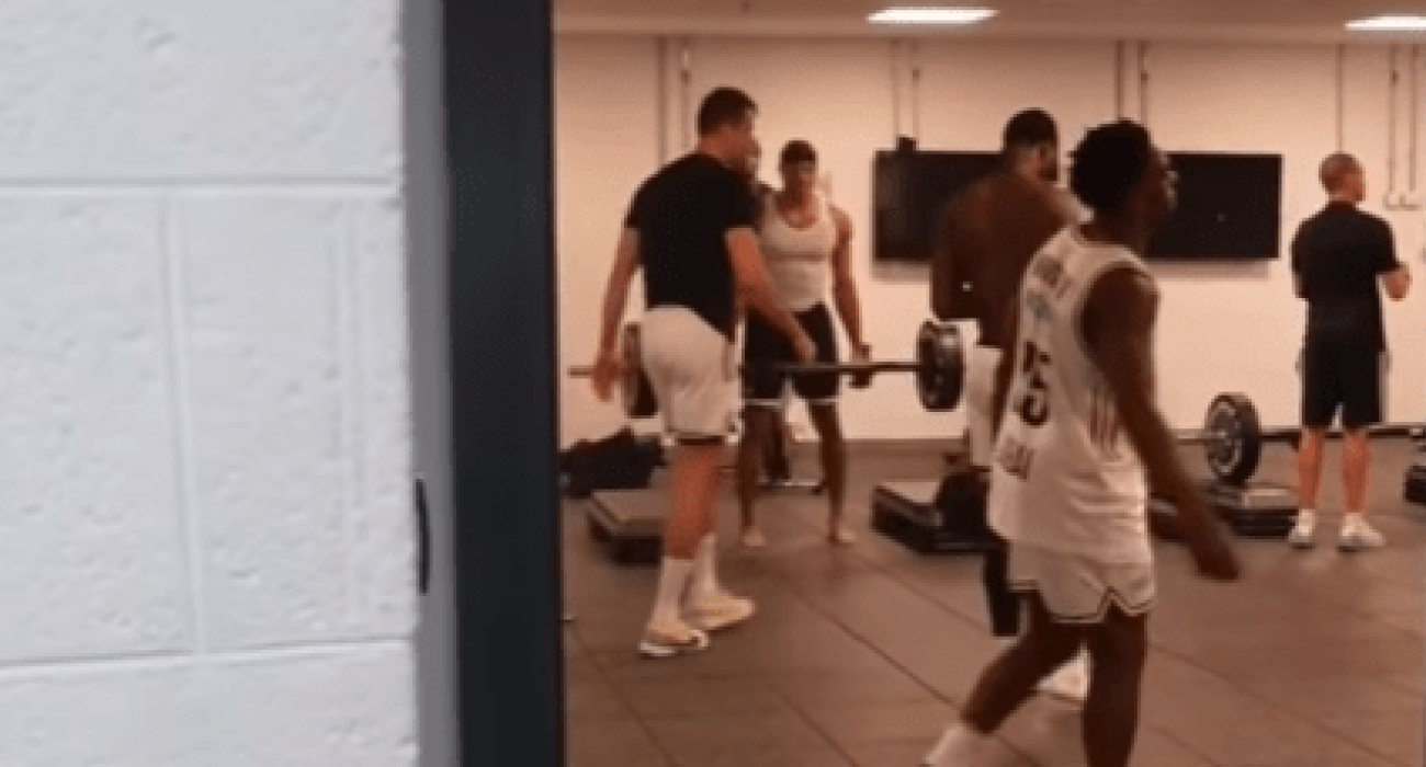 Πώς γιόρτασαν στην Dubai BC την πρώτη νίκη της ιστορίας τους στην Euroleague (video)