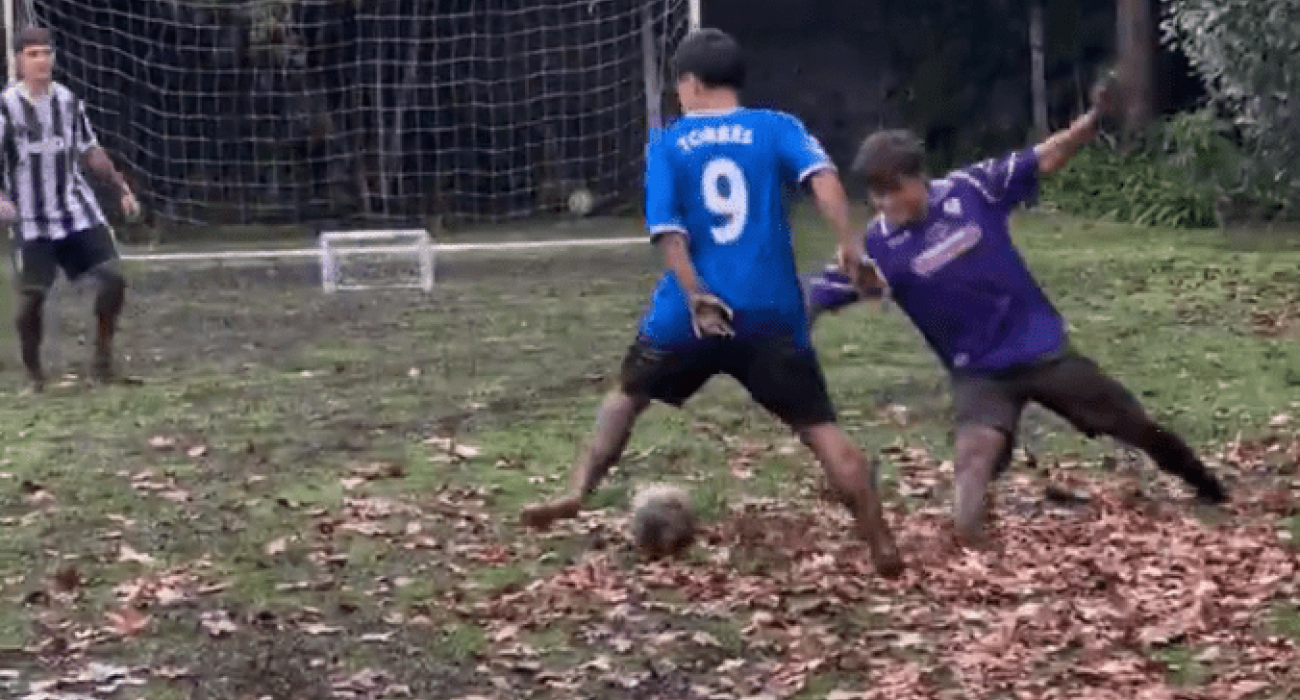 Ο Μπέντζαμιν Αγκουέρο «κάνει πλάκα» σε συνομήλικούς του / Screenshot