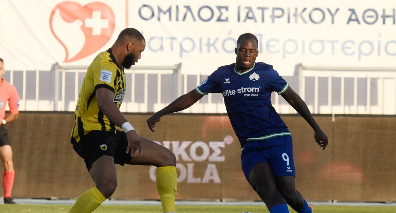 Ο Ανδρέας Τεττέη με τον Άρολντ Μουκουντί / Πηγή: Intime