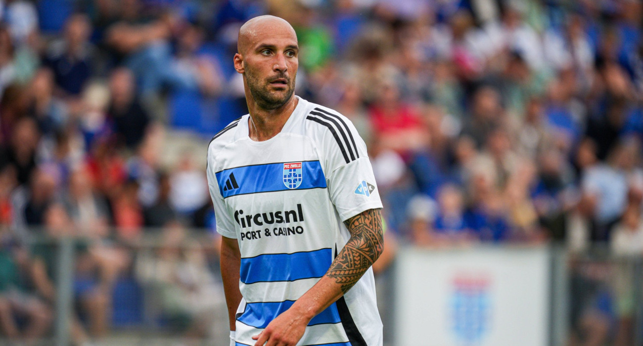 Ο Απόστολος Βέλλιος με την φανέλα της Τσβόλε / Πηγή: Imago