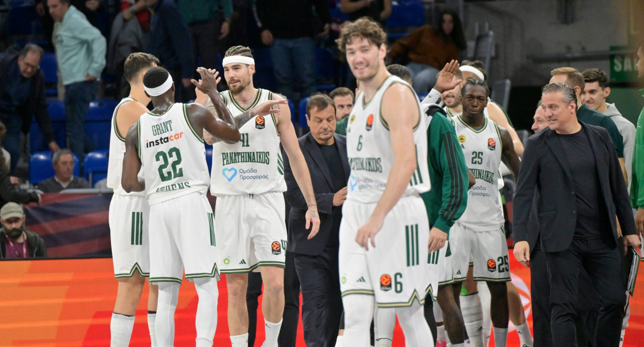 Η αποστολή του Παναθηναϊκού έχει γίνει «ένα» μετά την καλαθάρα του Ναν στη Βιτόρια / Πηγή: ΙΝΤΙΜΕ