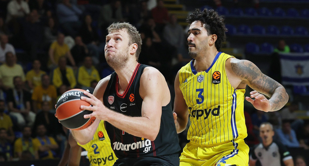 Ο Σάσα Βεζένκοφ κόντρα στη Μακάμπι/Πηγή: Intime