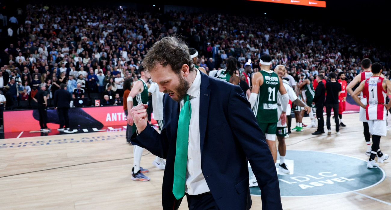 Ο τεχνικός της Βιλερμπάν μετά την περσινή νίκη της επί του Ολυμπιακού στη Λυών / Πηγή: Eurokinissi