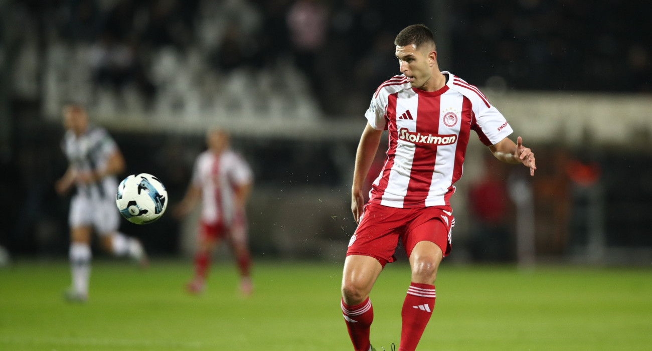 Ο Λορέντσο Πιρόλα με την φανέλα του Ολυμπιακού / Πηγή: Eurokinissi