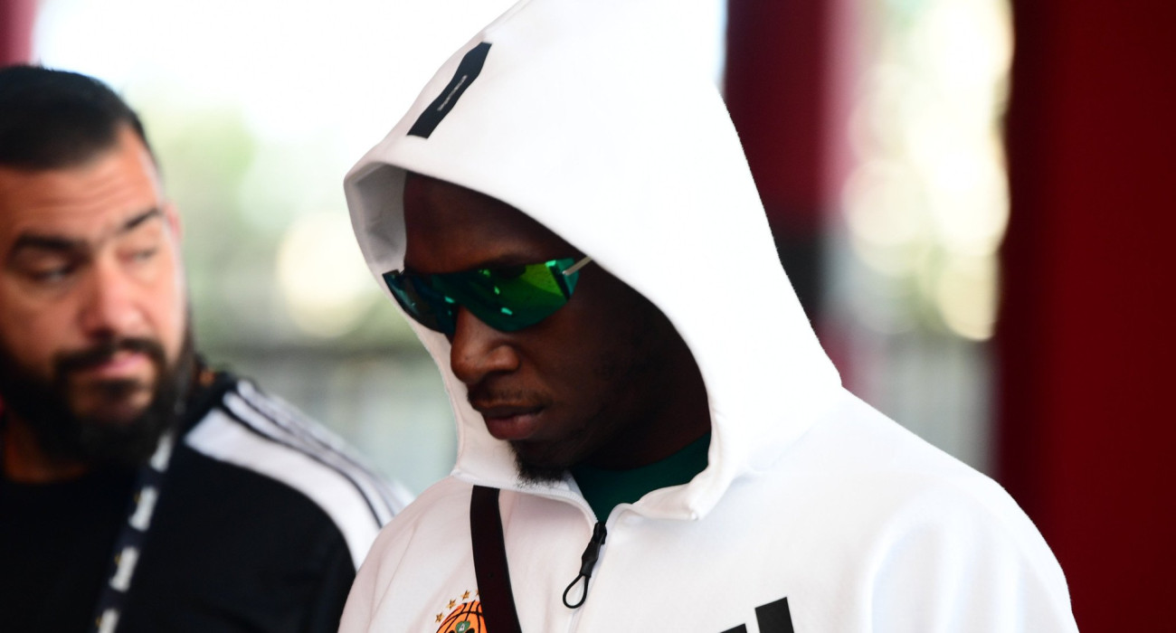 Ο Κέντρικ Ναν στην άφιξη του Παναθηναϊκού στο Στάδιο Ειρήνης και Φιλίας, Πηγή: Eurokinissi