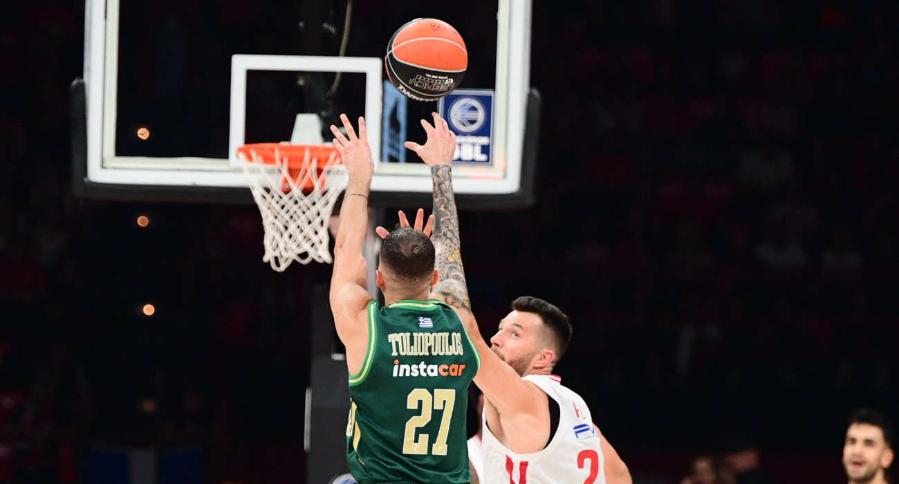 Ο Βασίλης Τολιόπουλος στο σερί τριπόντων του, Πηγή: Eurokinissi