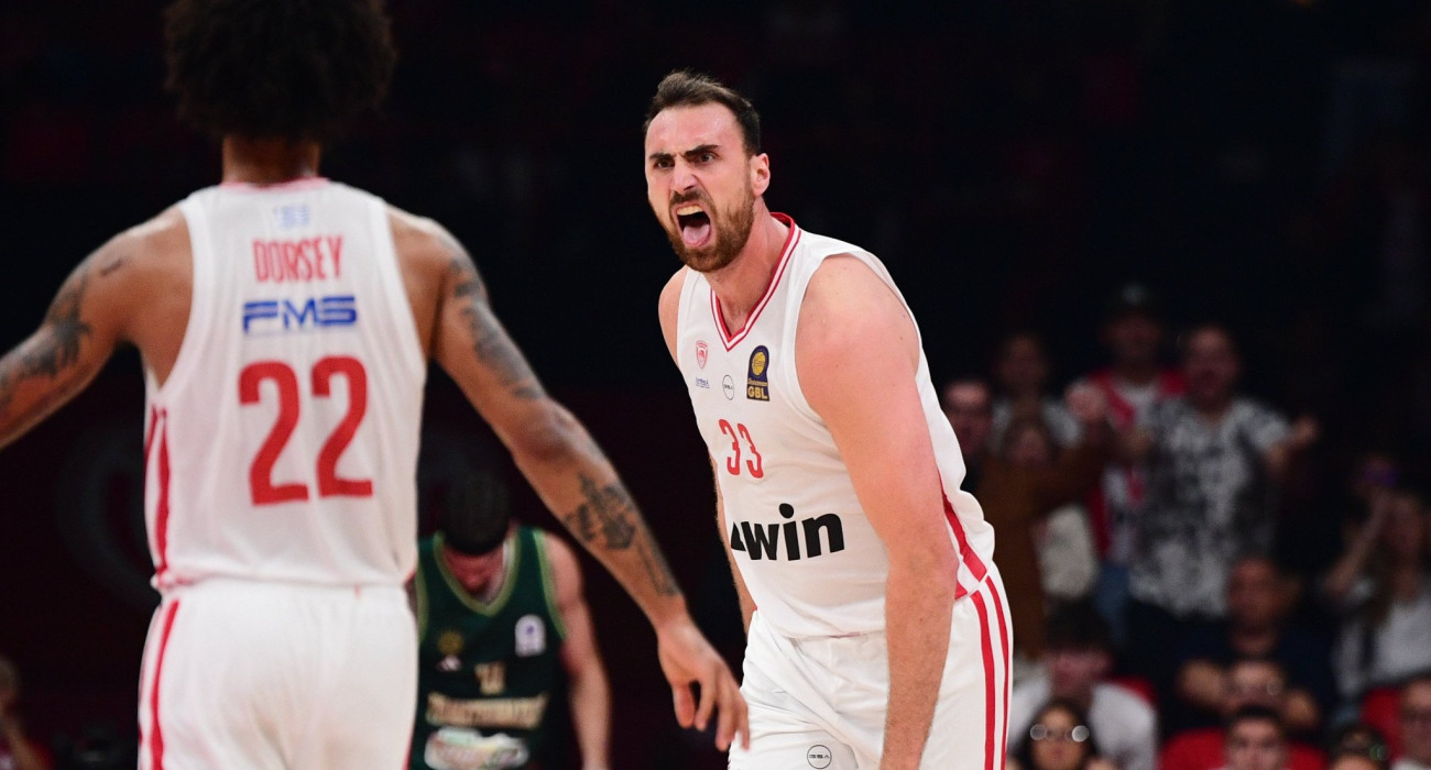 Ο Νίκολα Μιλουτίνοβ πανηγυρίζει - Πηγή: Eurokinissi