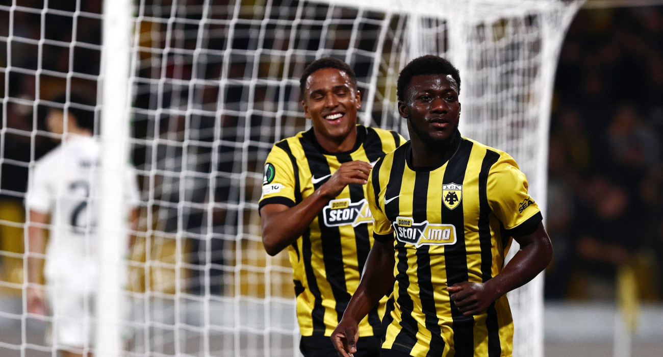 Ελίασον και Κοϊτά πανηγυρίζουν στο ΑΕΚ-Αμπερντίν / Πηγή: Intime