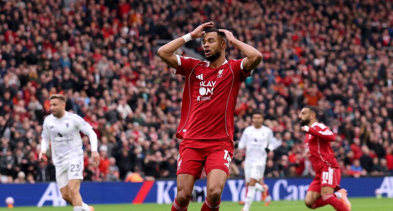 Η αντίδραση του Κόντι Χάκπο μετά από ένα δοκάρι του κόντρα στην Μάντσεστερ Γιουνάιτεντ / Πηγή: Carl Recine / Getty Images / Ideal Images