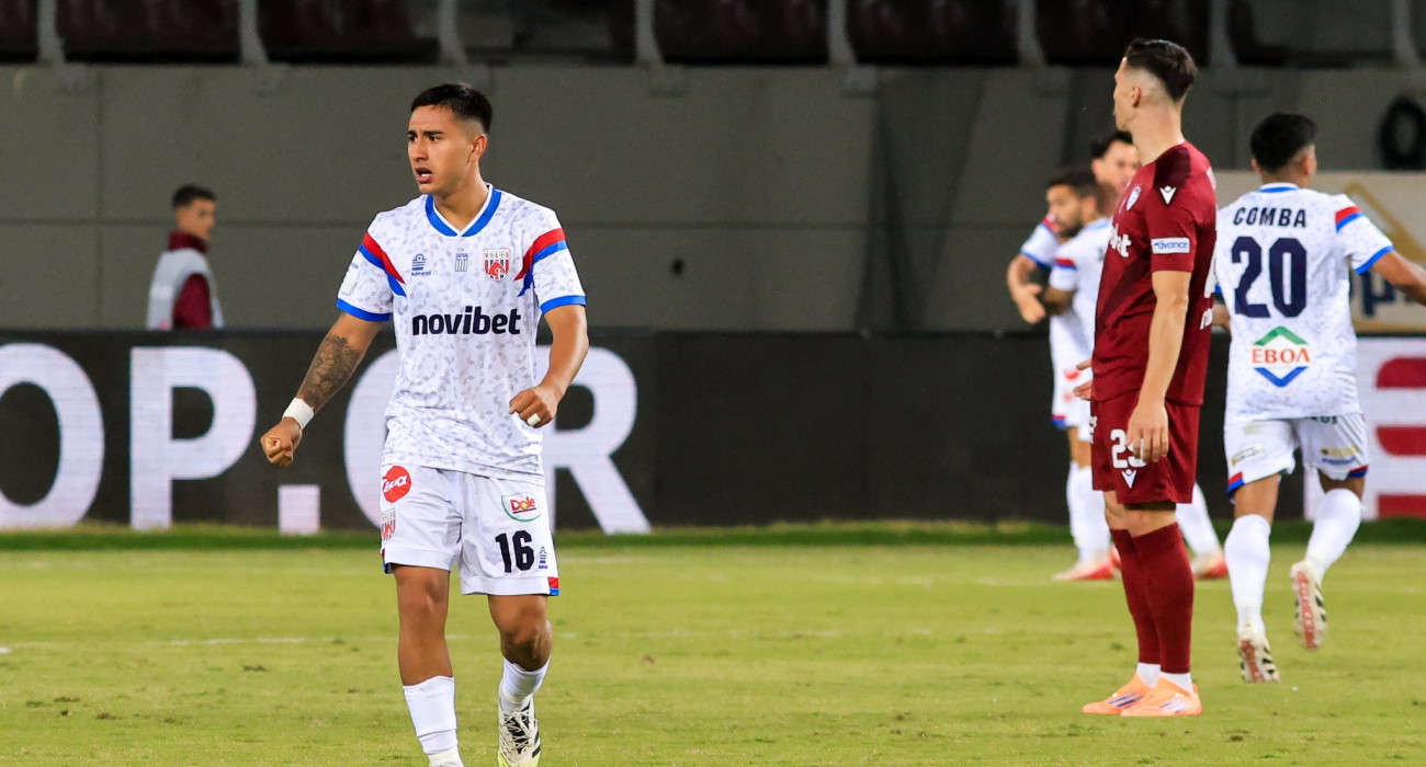 Ο Νταβίντ Μαρτίνεθ με την φανέλα του Βόλου / Πηγή: Eurokinissi