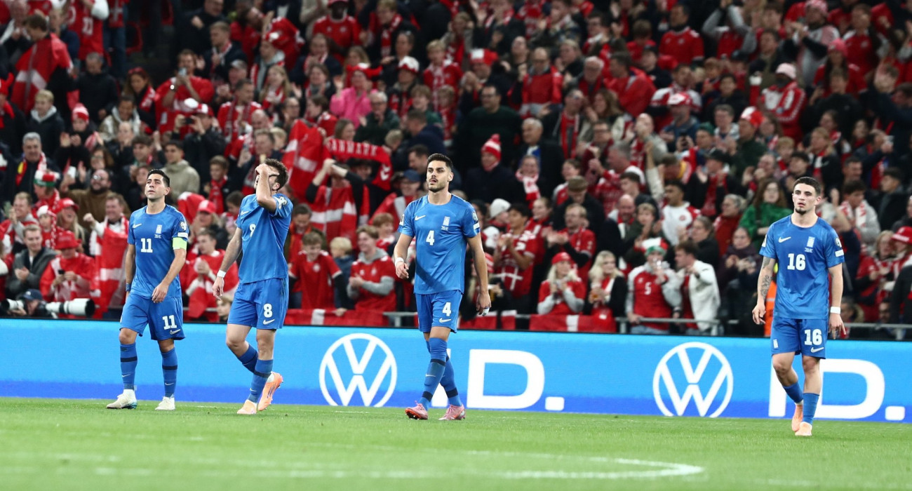 Απογοητευμένοι οι ποδοσφαιριστές της Εθνικής Ελλάδας / Πηγή: Intime