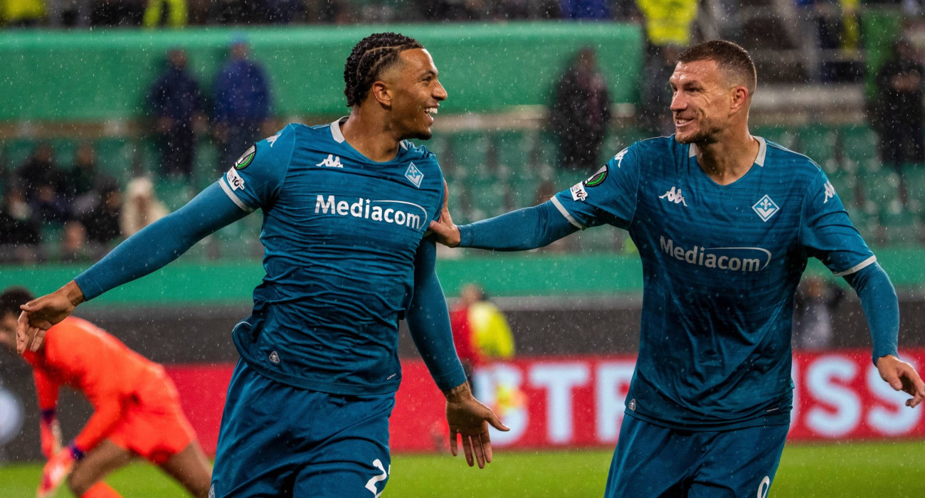 Οι ποδοσφαιριστές της Φιορεντίνα πανηγυρίζουν / Πηγή: Imago