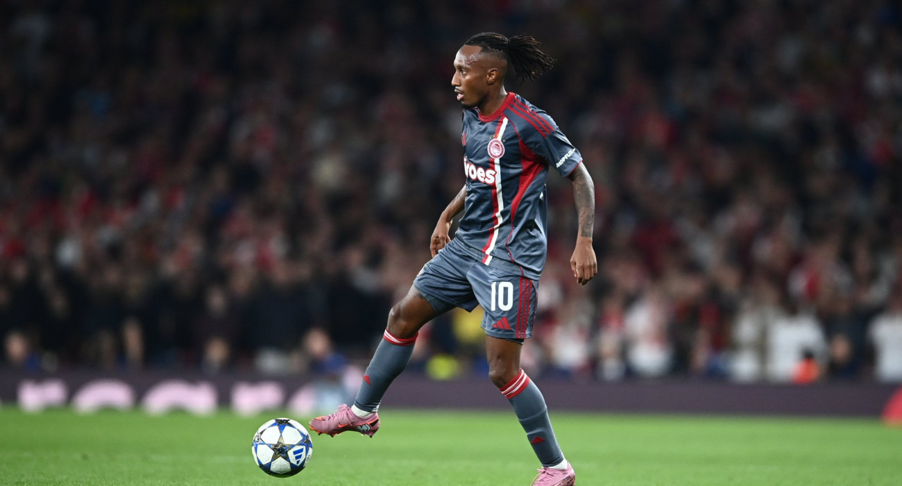 Ο Ζέλσον Μαρτίνς σε αγώνα του Ολυμπιακού/Πηγή: Eurokinissi