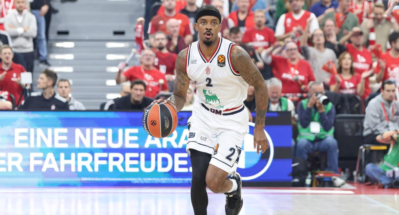 Ο Λορένζο Μπράουν με τη φανέλα της Αρμάνι Μιλάνο/Πηγή: imago