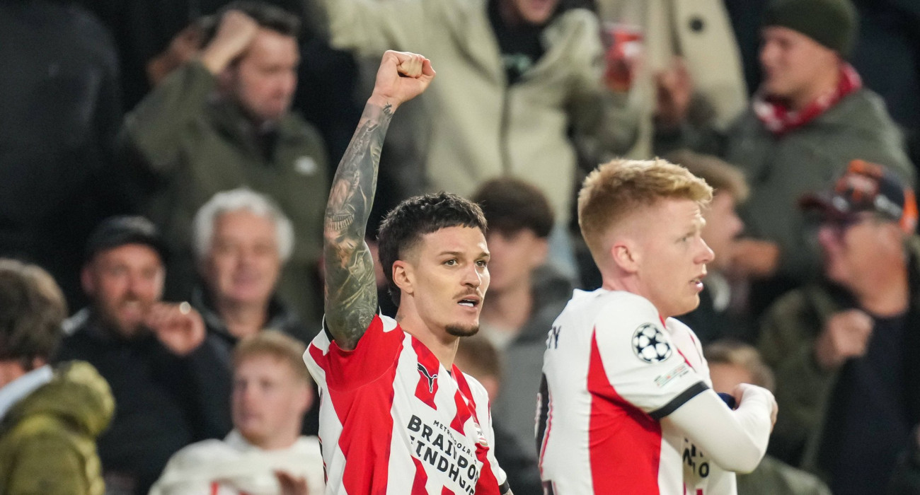 Ποδοσφαιριστές της Αϊντχόφεν πανηγυρίζουν / Πηγή: Imago