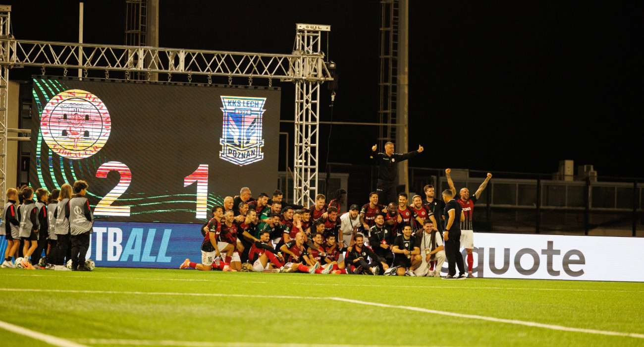 Oι παίκτες της Λίνκολν Ρεντ Ιμπς πανηγυρίζουν / Πηγή: Imago