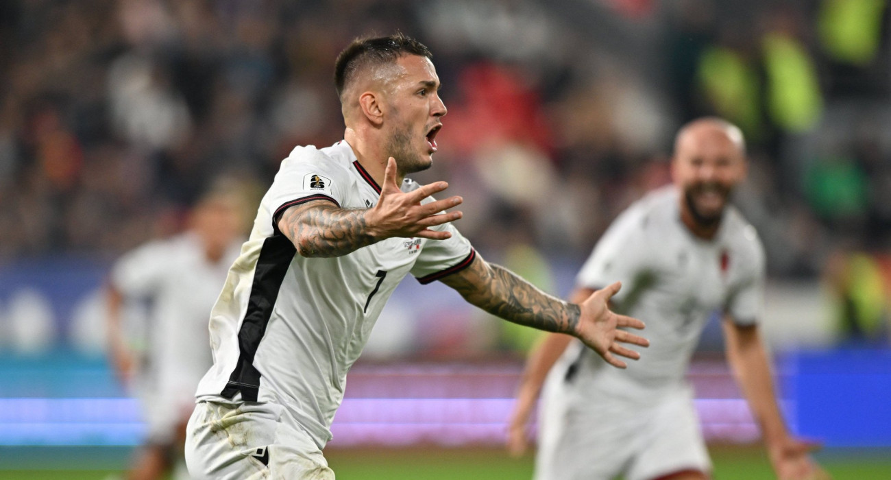 Ο Ρέι Μανάι πανηγυρίζει στο Σερβία-Αλβανία / Πηγή: Imago