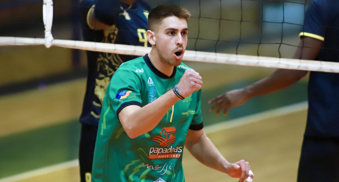 Ο Μαουρίσιο Βιέιτο με την φανέλα της Καλαμάτας / Πηγή: Eurokinissi