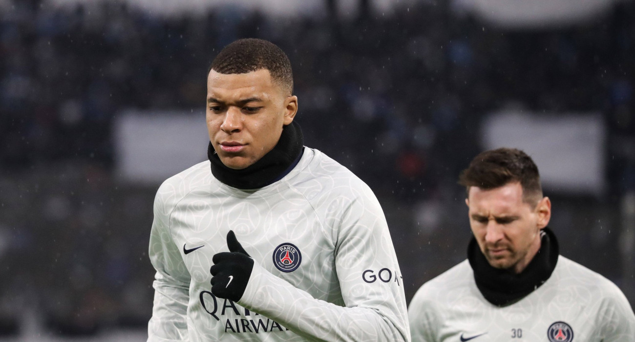 Ο Κιλιάν  Εμπαπέ με τον Λιονέλ Μέσι / Πηγή: Imago