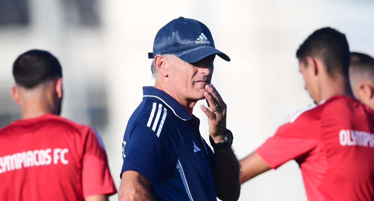 Ο Χοσέ Λουίς Μεντιλίμπαρ σε προπόνηση του Ολυμπιακού/Πηγή: Eurokinissi