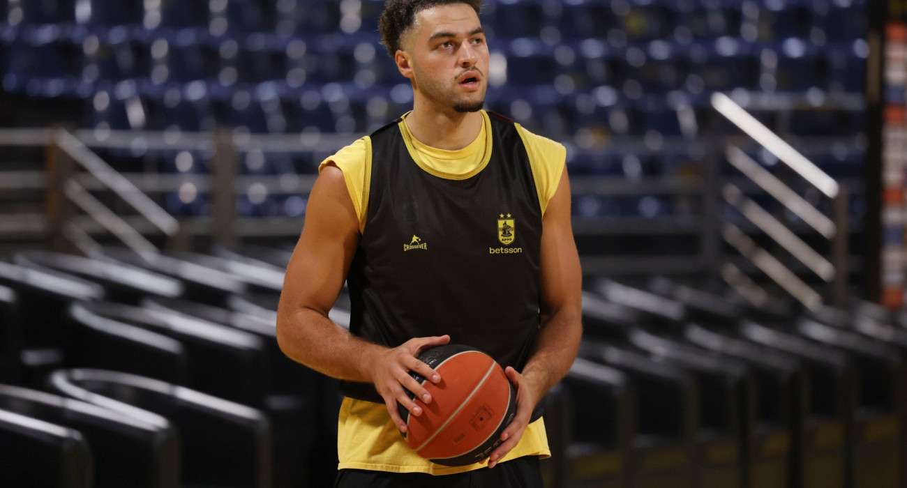 Επίσημο: Στον Άρη ο Άλεξ Μερκβιλάντζε