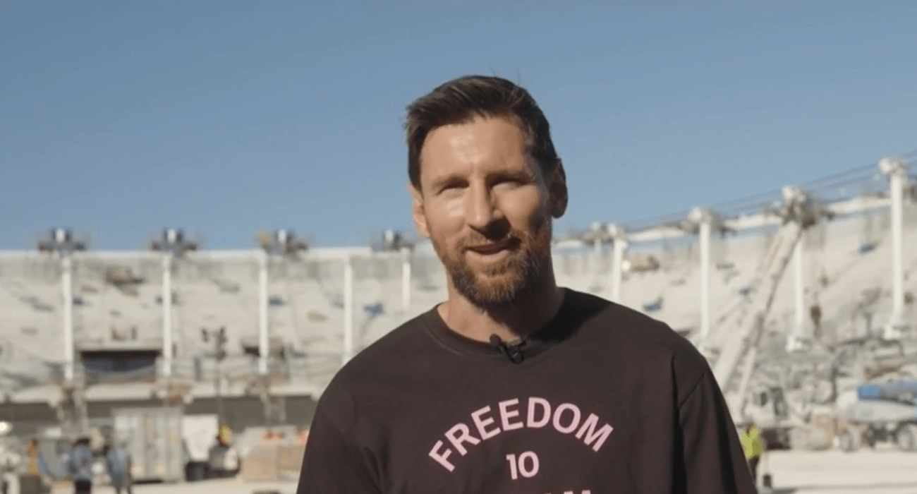 Ο Λιονέλ Μέσι μετά την υπογραφή του σε νέο συμβόλαιο με την Ίντερ Μαϊάμι / Screenshot