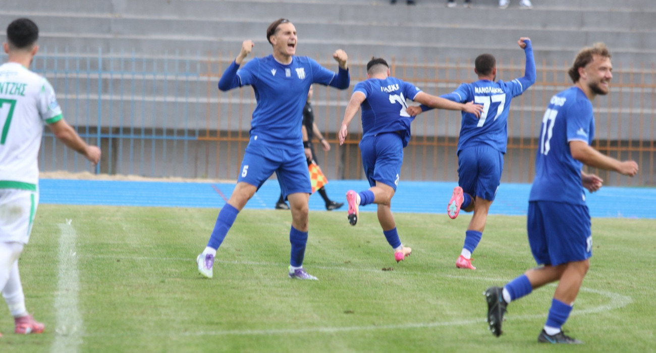 Οι ποδοσφαιριστές του Νέστου Χρυσούπολης πανηγυρίζουν / Πηγή: Eurokinissi