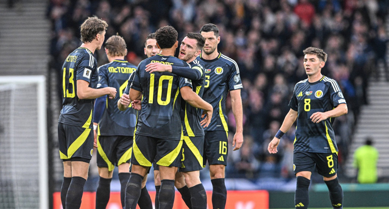 Οι ποδοσφαιριστές της Σκωτίας πανηγυρίζουν / Πηγή: Imago