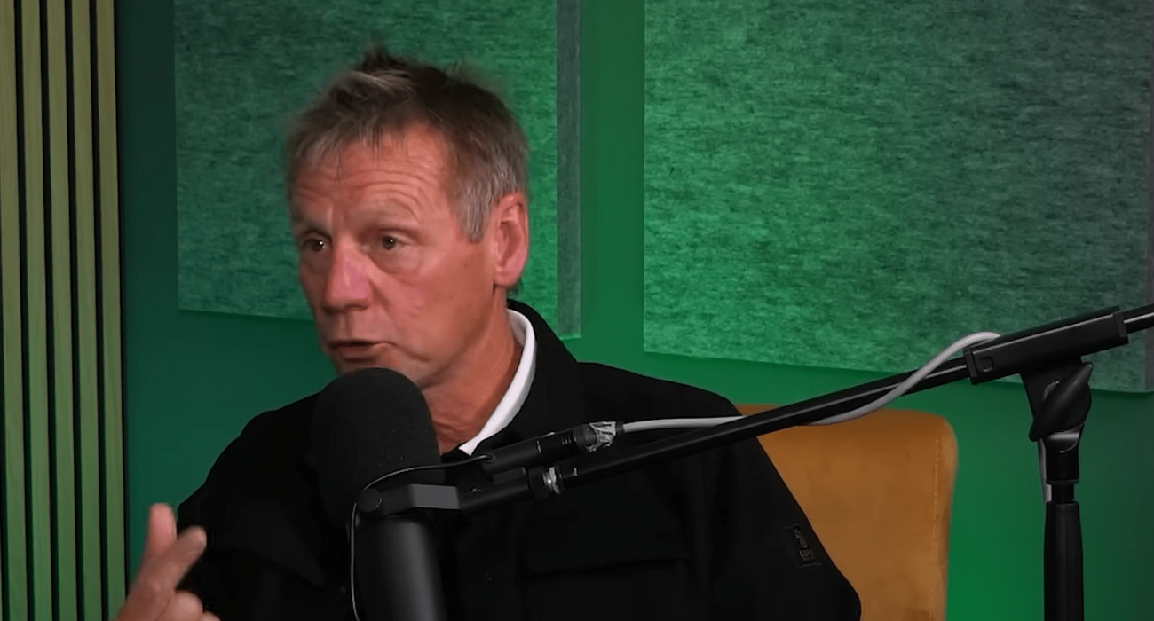 Ο πατέρας του Χάρλεϊ, Στιούαρτ Πιρς / Screenshot