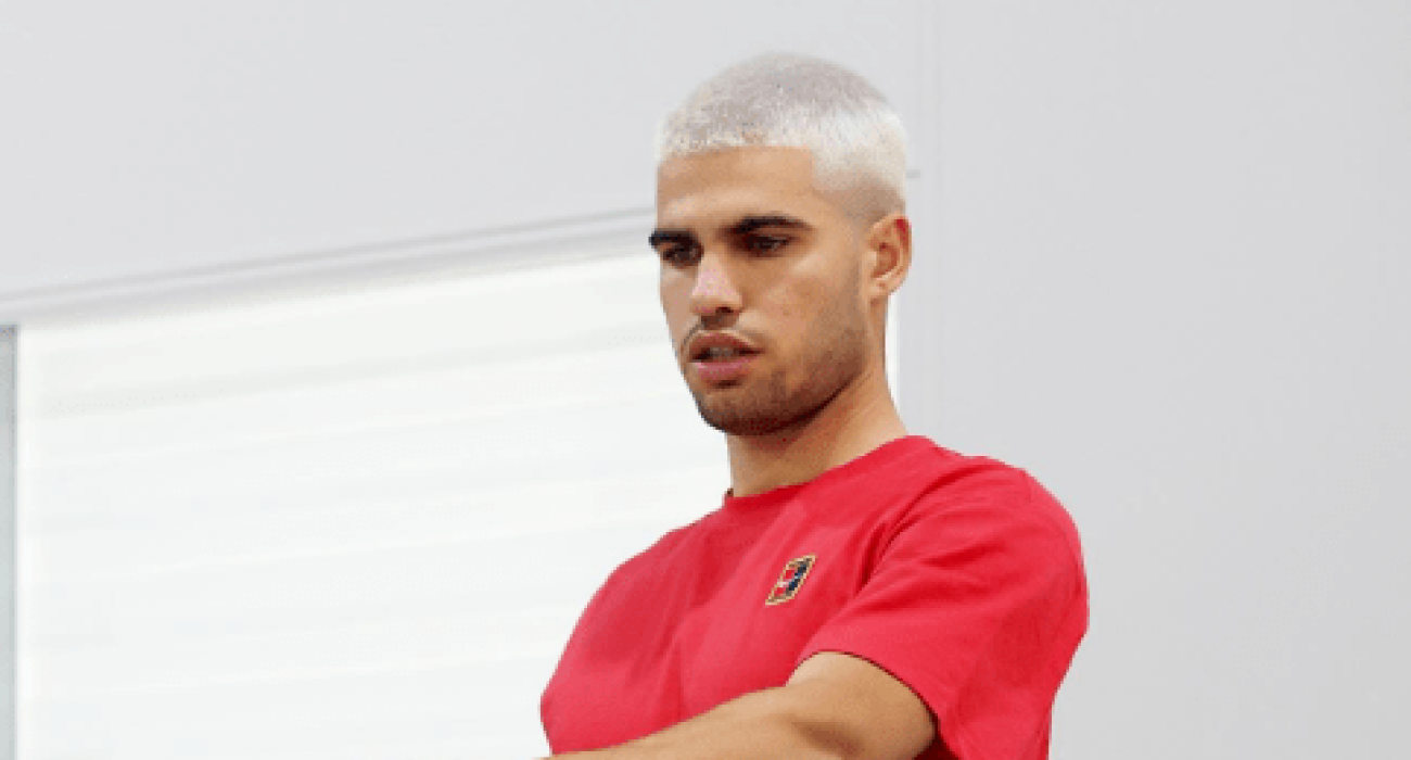 Ο Κάρλος Αλκαράθ με το... πλατινέ λουκ του / Πηγή: Instagram