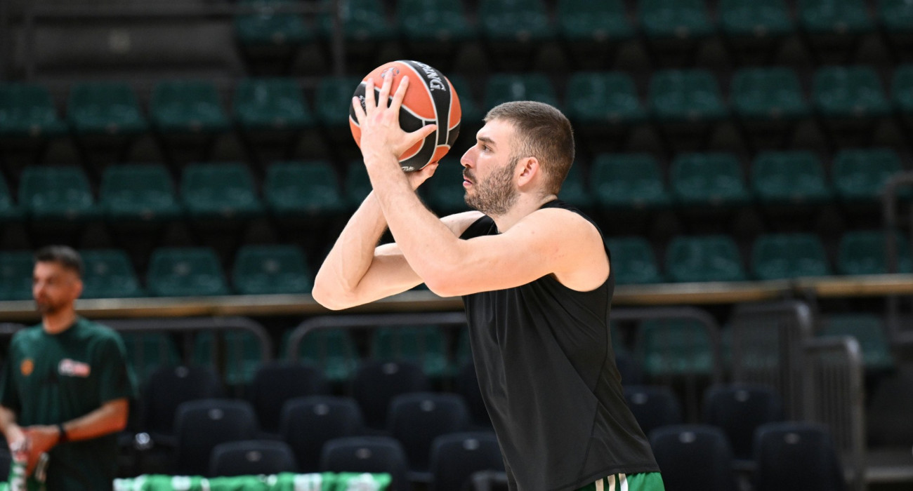 Ο Νίκος Ρογκαβόπουλος κάνει προθέρμανση, Πηγή: Βαγγέλης Στόλης