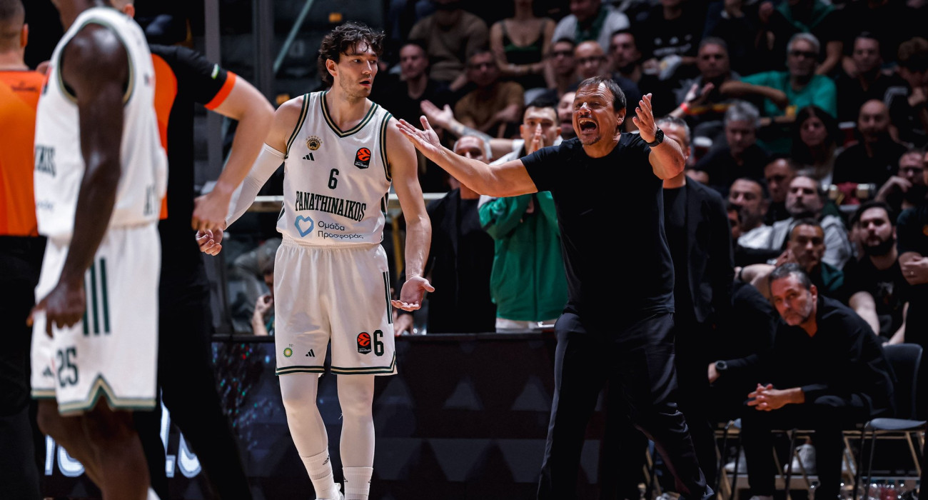 Ο Εργκίν Αταμάν ήταν έξαλλος με τους παίκτες του στο ματς με τη Βίρτους/Πηγή: Intime