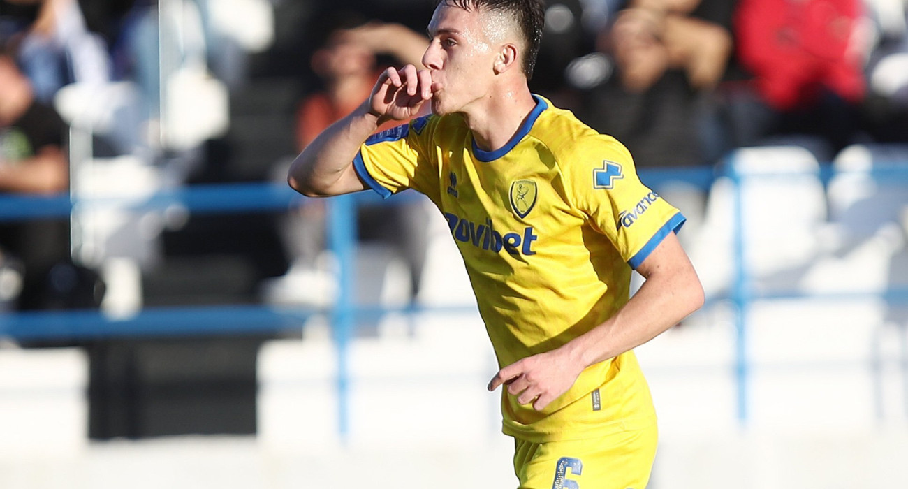 Ο Στέφανος Κοντούρης πανηγυρίζει το πρώτο του γκολ με τον Παναιτωλικό / Πηγή: Eurokinissi