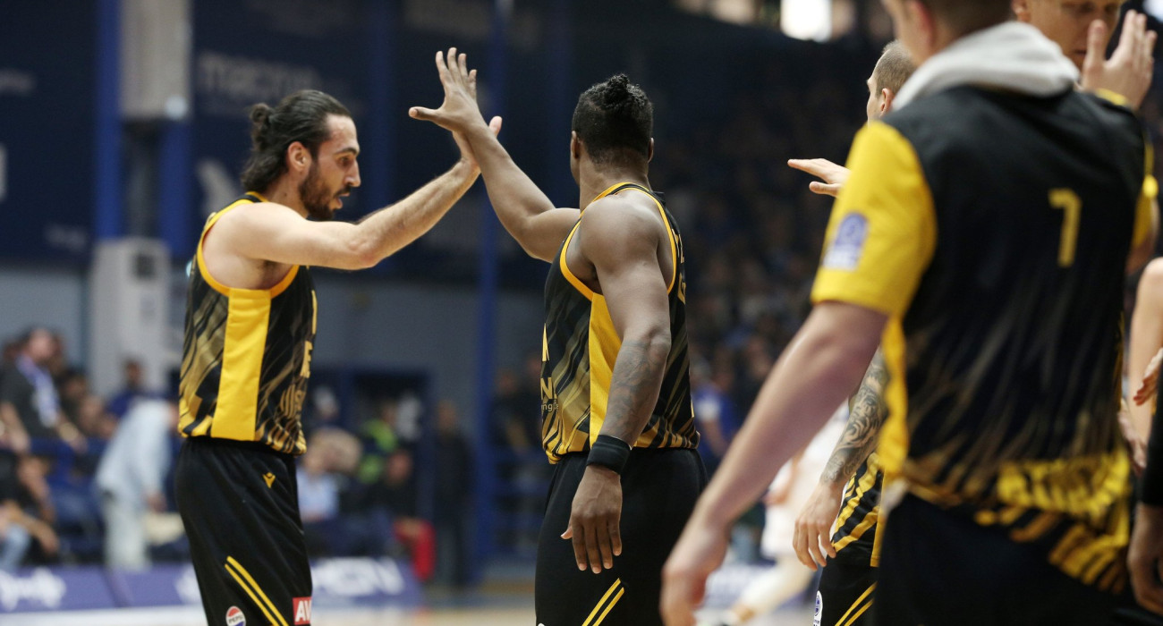 Κατσίβελης και Μπάρτλεϊ πανηγυρίζουν - Πηγή: Intime