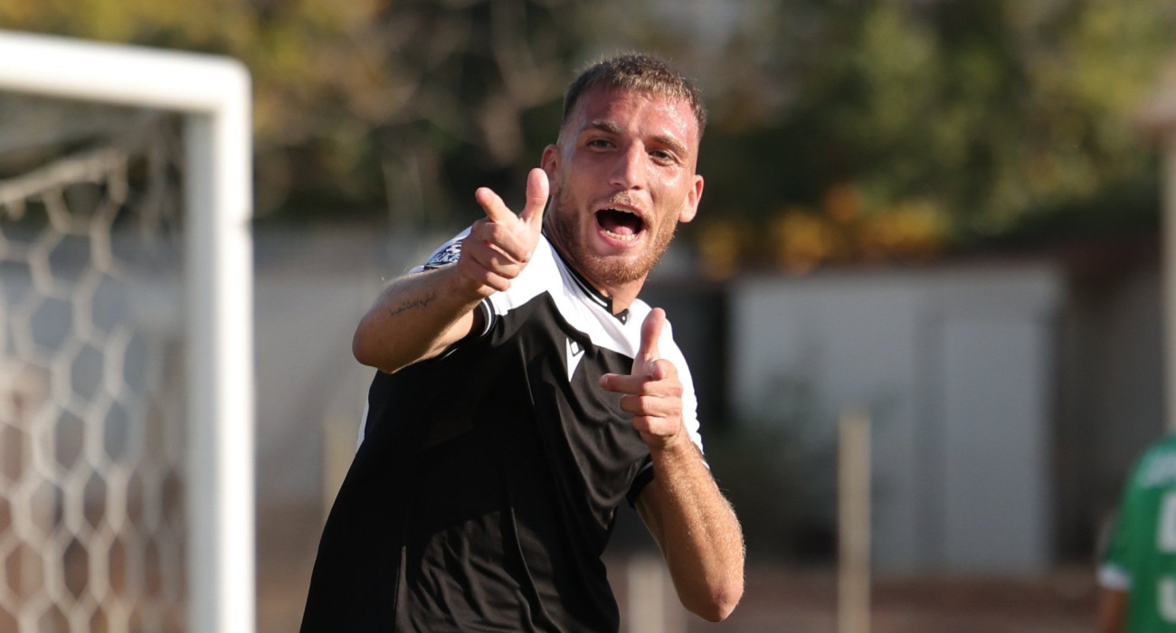 Ο Γκιτερσός πανηγυρίζει το γκολ του για τον ΠΑΟΚ Β' / Πηγή: InTime