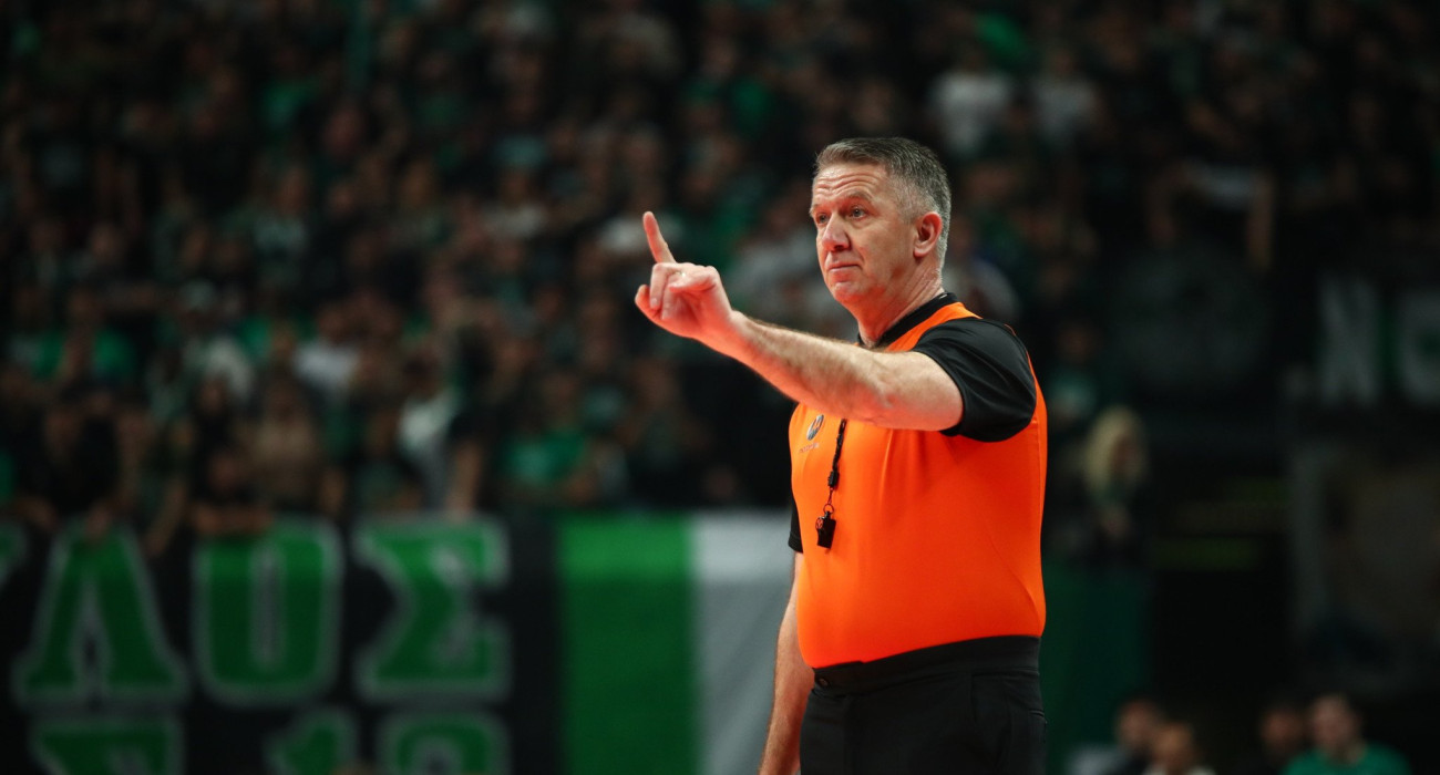 Ο διαιτήτης Ράντοβιτς σε παιχνίδι της EuroLeague, Πηγή: Eurokinissi
