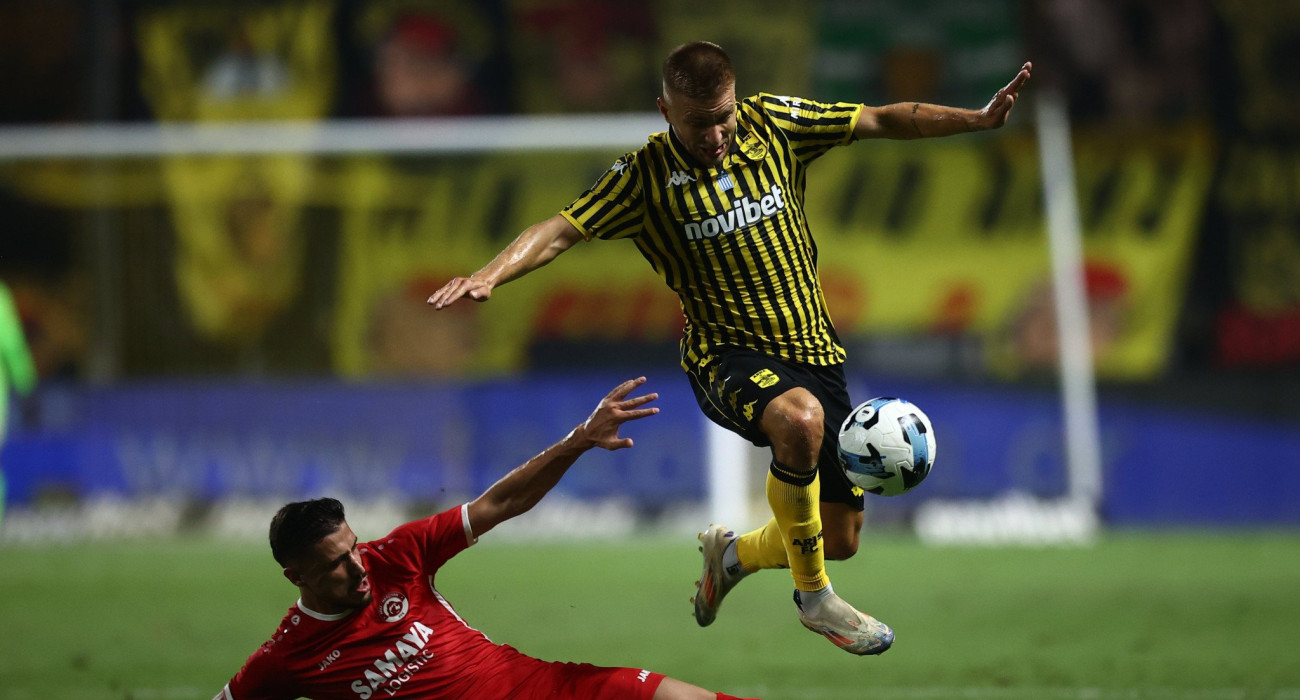 Ο Μάρτιν Φρίντεκ στον αγώνα με το Βόλο/Πηγή: Eurokinissi