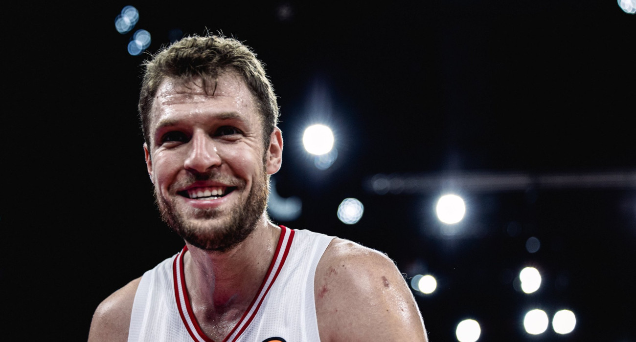 Ο Σάσα Βεζένκοβ χαμογελά μετά τη νίκη στο Μόναχο - Πηγή: Eurokinissi