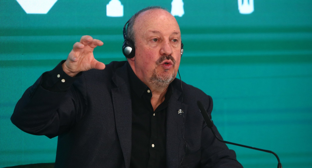 Ο Ράφα Μπενίτεθ κατά την παρουσίασή του από τον Παναθηναϊκό/Πηγή: Eurokinissi