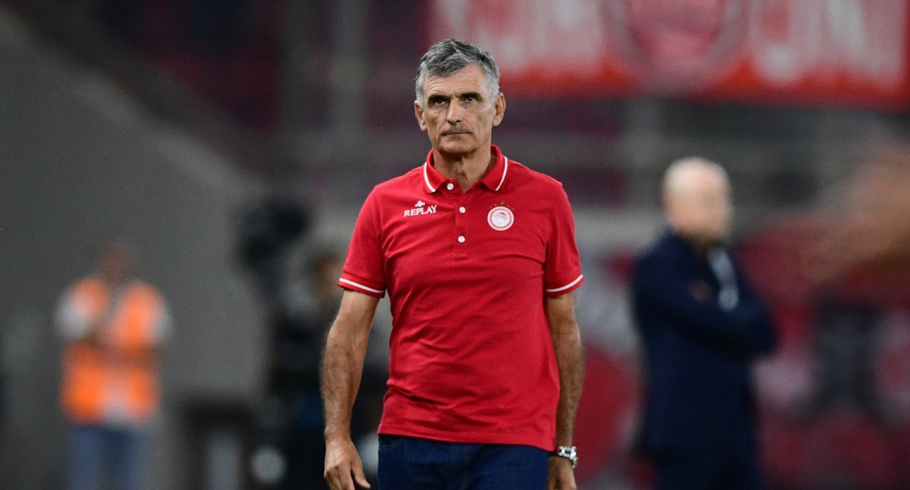 Ο Χοσέ Λουίς Μεντιλίμπαρ στον πάγκο του Ολυμπιακού / Πηγή: Eurokinissi