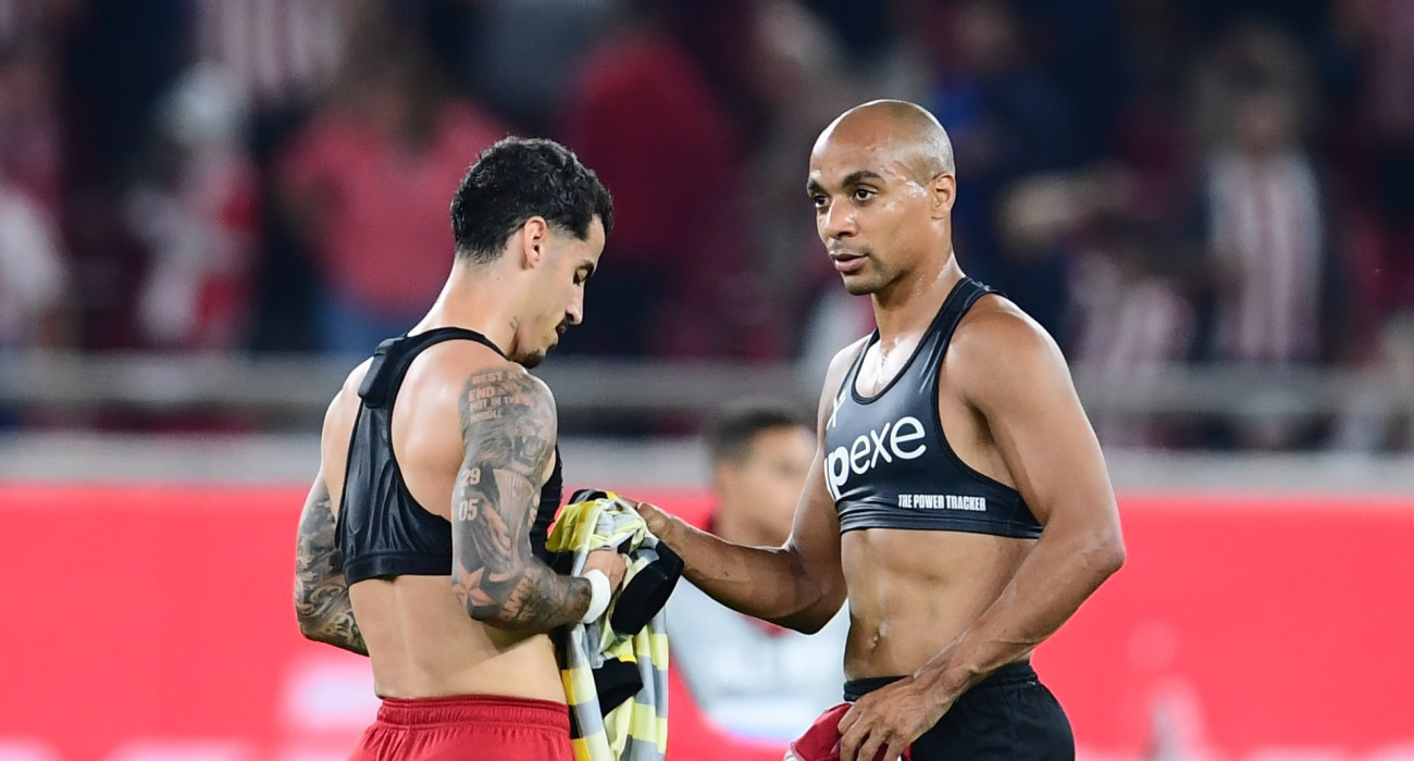 Ζοάο Μάριο και Τσικίνιο στο Ολυμπιακός - ΑΕΚ / Πηγή: Eurokinissi