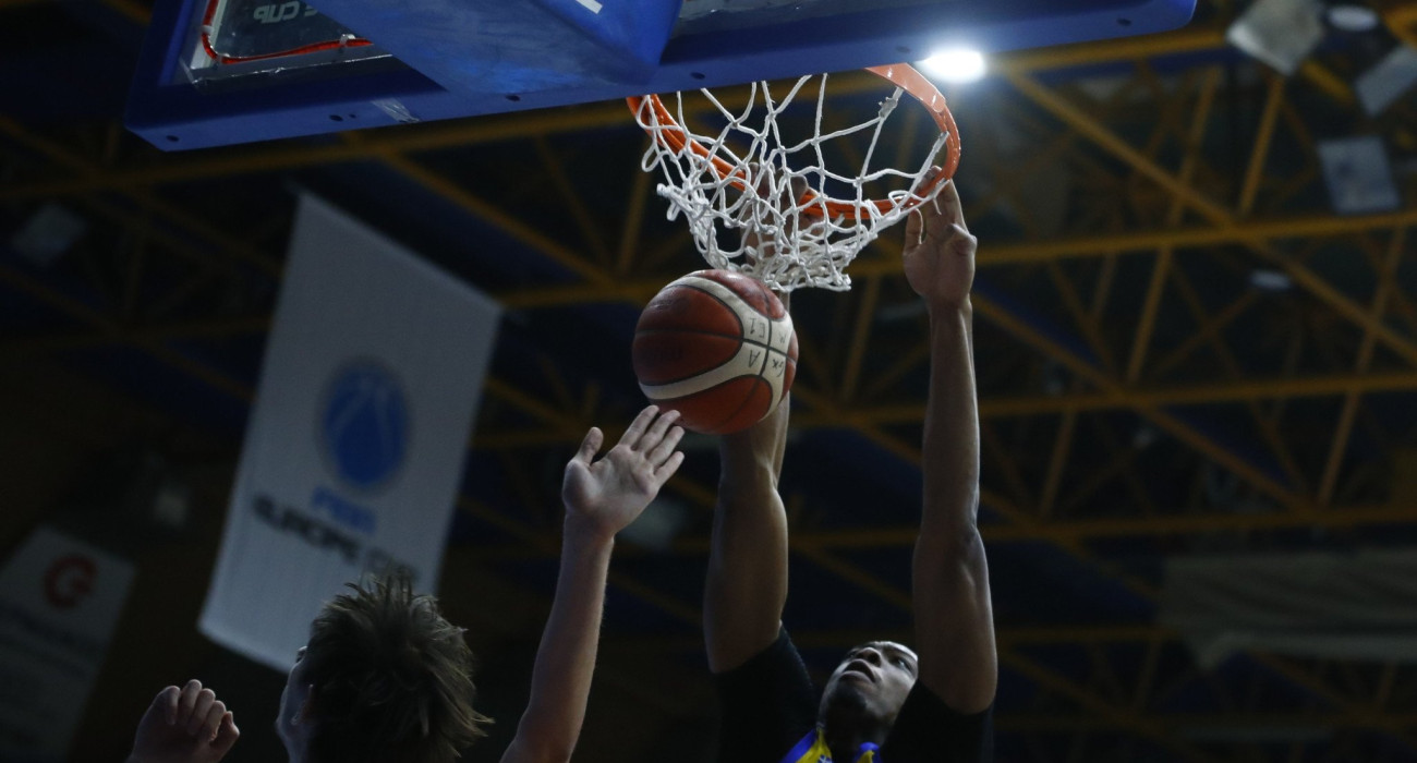 Στιγμιότυπο του αγώνα μεταξύ Περιστερίου και Μπρνο