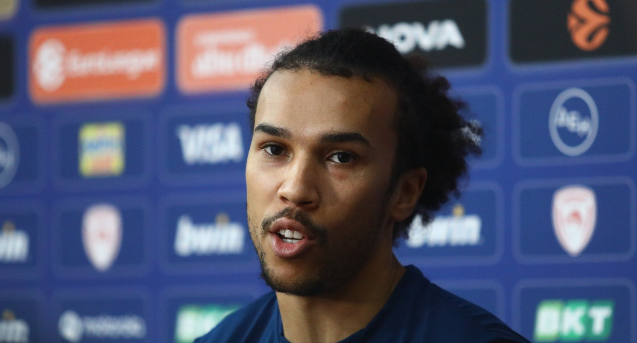 Ο Τάισον Γουόρντ στη media day του Ολυμπιακού/Πηγή:΅ eurokinissi